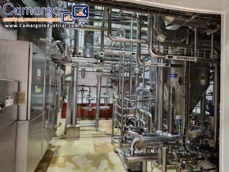 Tanques reatores em inox de processamento 1140 litros com vávulas bombas